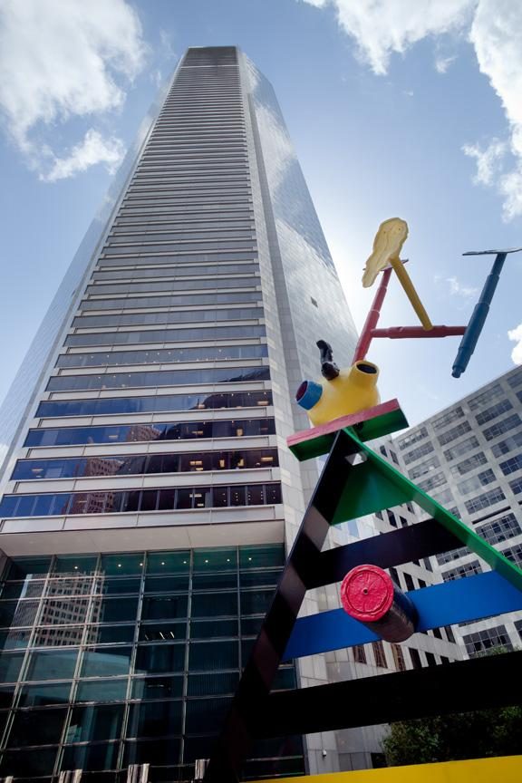 Texas: Hines Partnership Acquires the Tallest Office Tower